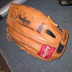 Rawlings Baseball Glove 