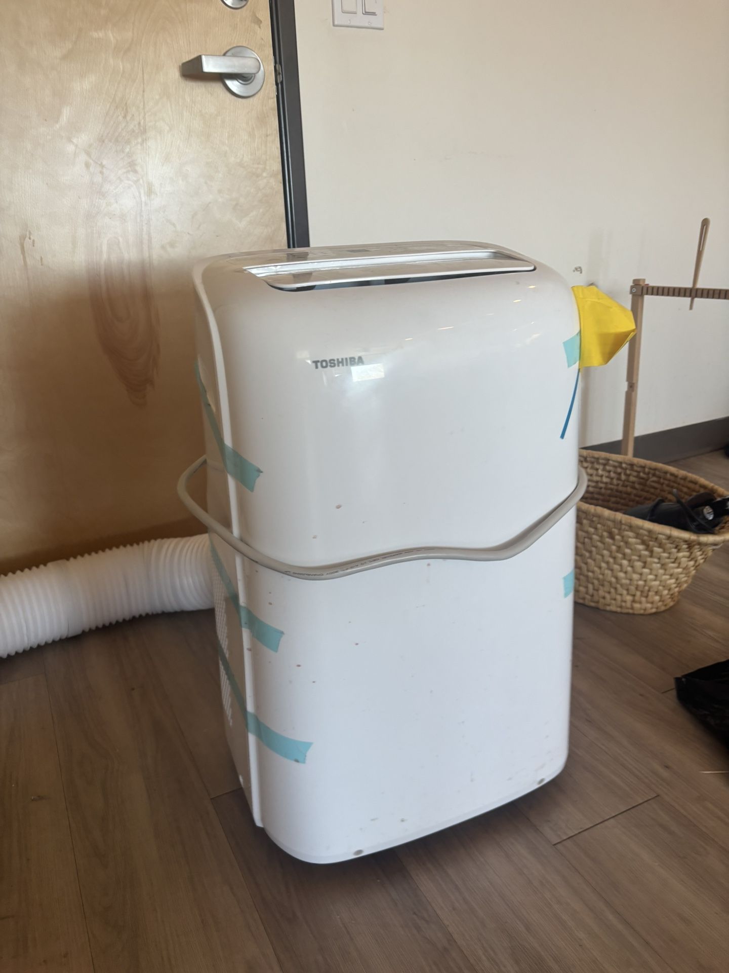 Toshiba Mobile Type Air Conditioner