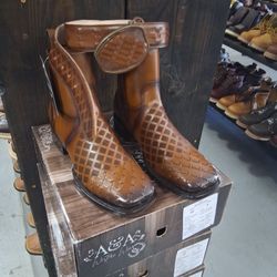 Botines  Y  Sinto Y. Sombrero 