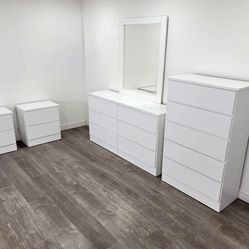 Dresser whit mirror, chest and 2 nightstands - Cómoda con espejo , Gavetero y 2 mesitas de noche