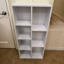 Pemberly Row Engineered Wood 7-Cube Reversible Open Shelf in White Like New