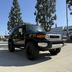 2007 Toyota FJ Cruiser 4x4 - Clean Carfax - Free Warranty!!!