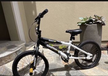 Kids Bike Rampage Kent 18 Inch. Hasn't Been Used Much. Chain Needs To Be Out Back On 