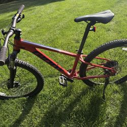 Men’s Giant Talon Mountain Bike 