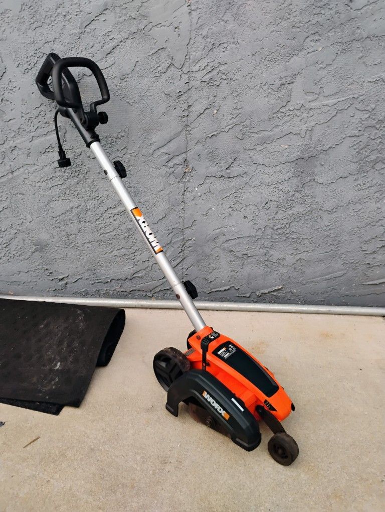Worx 7.5" Electric Edger/Trencher #WG896 - (12 amp) Hardly used