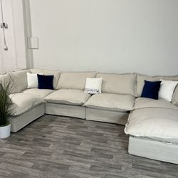 BRAND NEW! 6 Piece Cloud Cream Modular Sectional Couch (FREE DELIVERY 🚚)