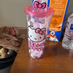 Brand New Hello Kitty Cupcake 