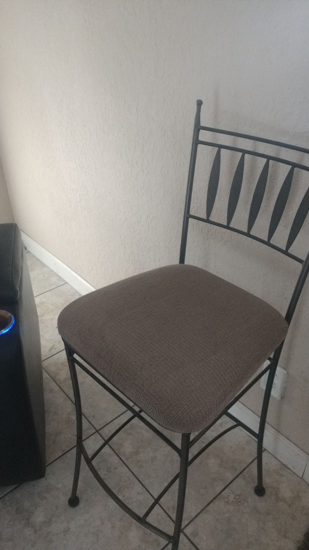 2 metal bar stools