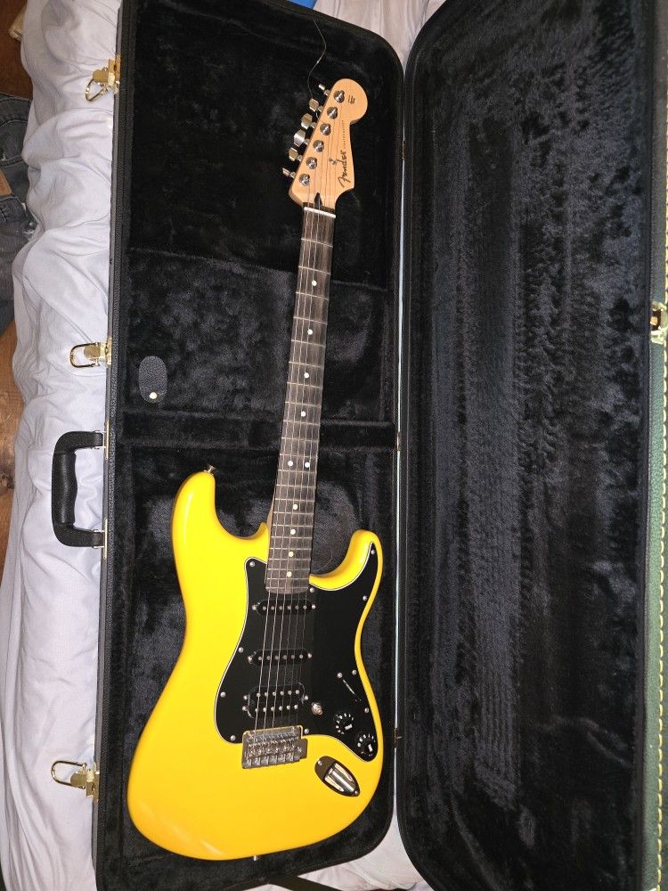 Fender Stratocaster Player Series W Orange Crush Combo Amp