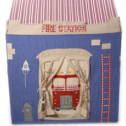 Price drop!!! Rare- High End Immaculate children’s Firehouse Playhouse Cabin 