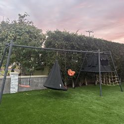Vuly Play House + Swing Set