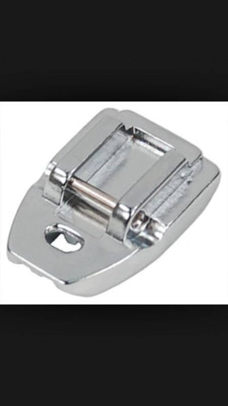 Invisible zipper foot, for multiple sewing machines