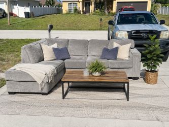 MODERN STYLE ASHLEY FURNITURE L SECTIONAL-W- CHAISE - SAME DAY FREE DELIVERY✅🚚
