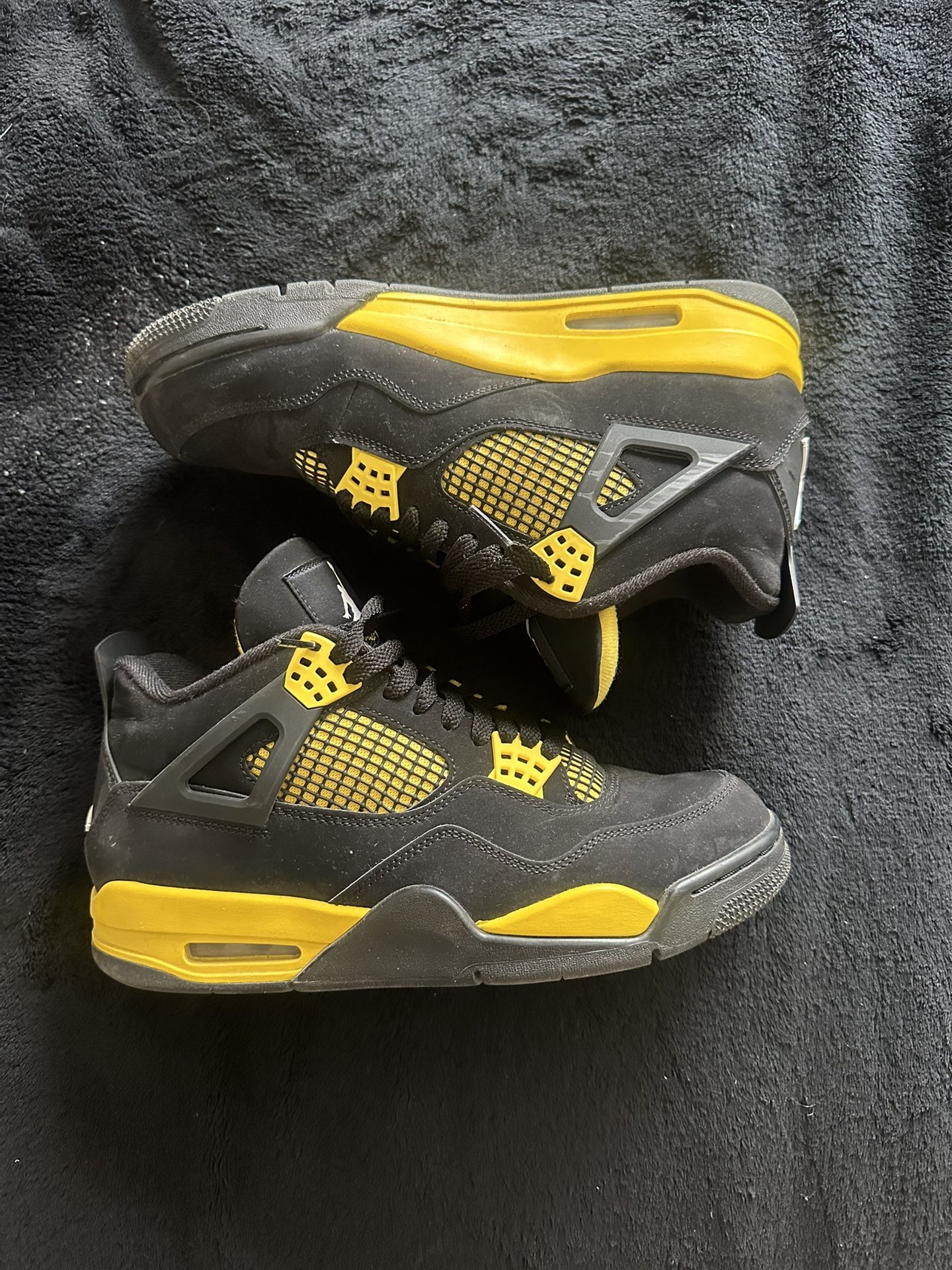 Jordan 4 Thunder