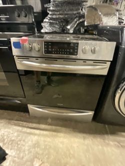 AIRFRY Frigidaire gallery Slide in stove