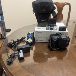 Nice Canon 90D Body Bundle 32.5MP DSLR