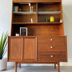 beautiful 1958 Drexel Declaration Kipp Stewart designed CHINA HUTCH with original glass / knobs And More 