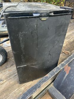 Small Refrigerator / Read Below ⬇️