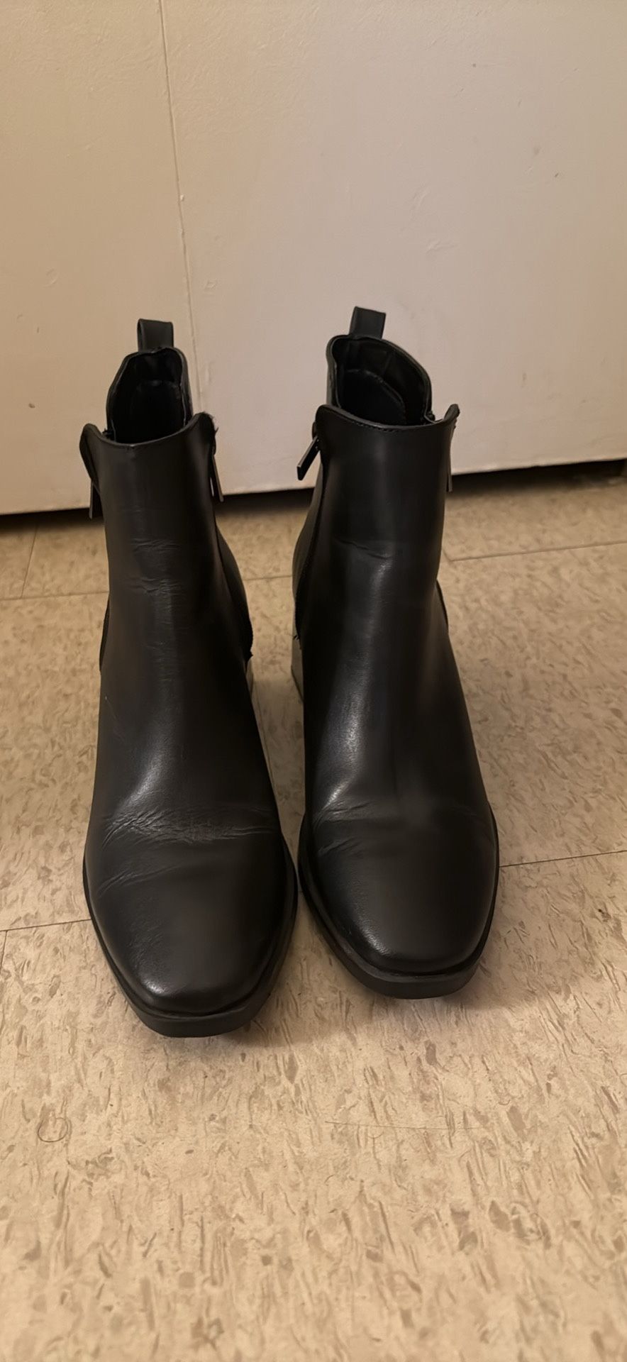 Anne Klein Iflex Ankle Boots (Size 8)