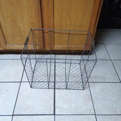 Wire Laundry Bucket (Must Pick Up