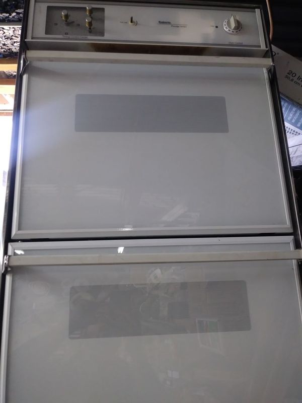 24 in single gas wall oven caloric prestige series for Sale in El Paso, TX OfferUp