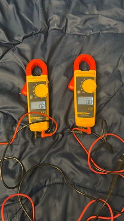 Fluke clamp meter
