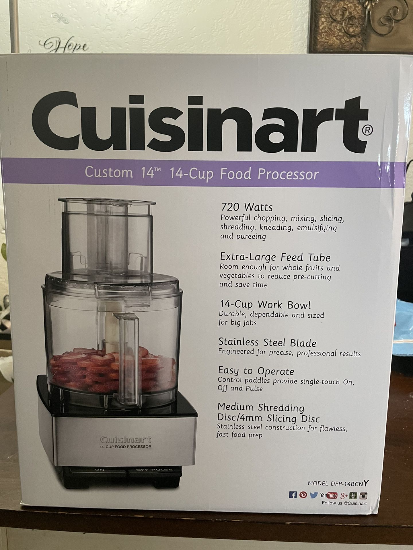 Cuisinart 14 Cup Food Processor, Includes Stainless Steel Standard Slicing  Disc (4mm), Medium Shredding Disc, & Stainless Steel Chopping/Mixing Blade,  for Sale in Jacksonville, FL - OfferUp