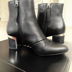DKNY Women's Black/Silver Ankle Boots, Size 6.5
