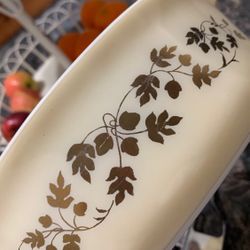 Pyrex #043 golden acorn dish