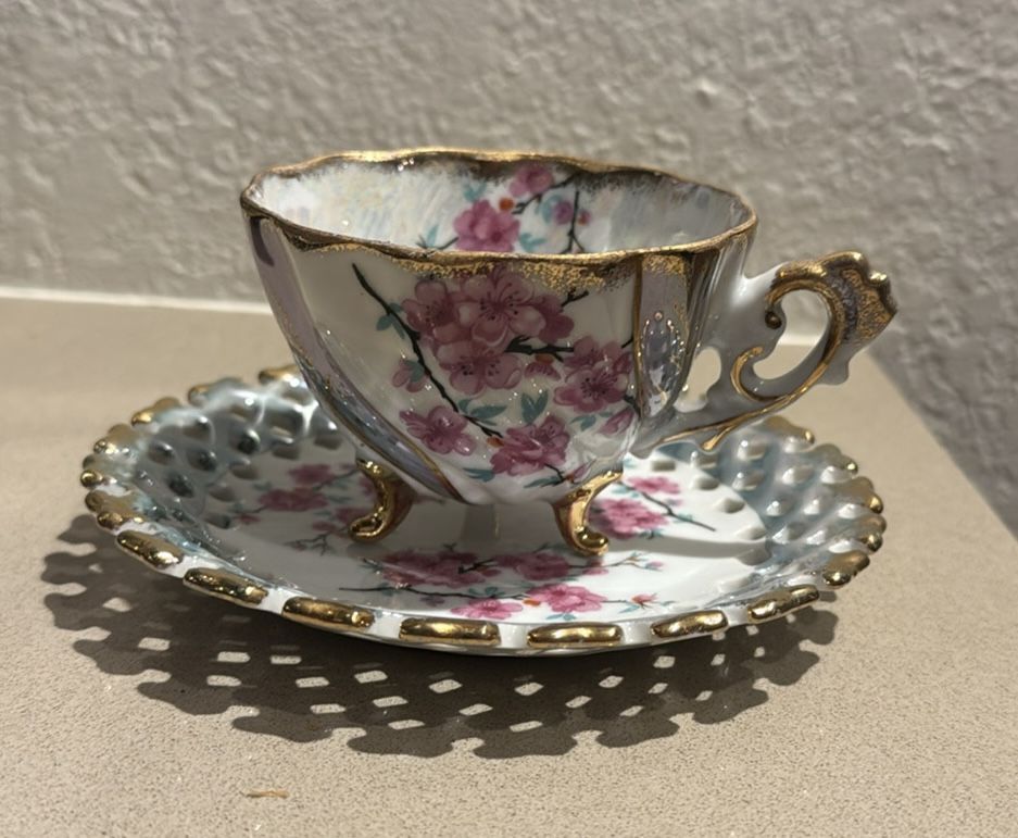 Vintage Tea Cup/saucer