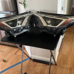 2016-2018 Toyota Rav 4 Head Lights 