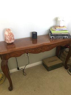 Antique table in excellent condition!! Only serious offers pls