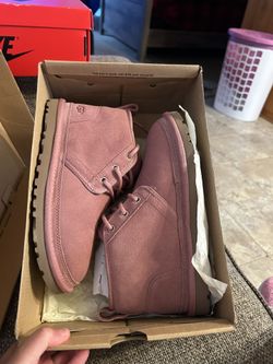 Woman’s Uggs Brand New Size 6