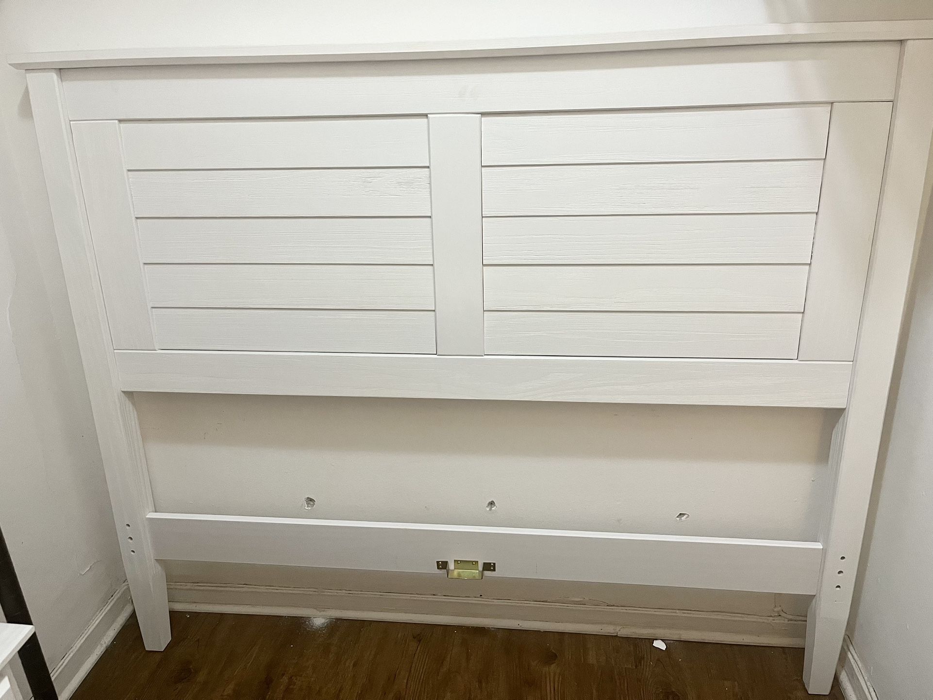 Free Headboard (Full Size)