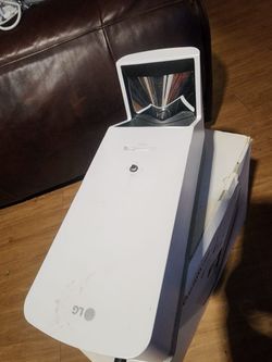 LG CINE BEAM LASER PROJECTOR