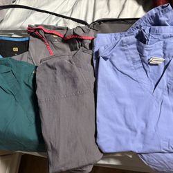 4 4XL SCRUB TOPS & 1 Pair 2XL Scrub Pants 