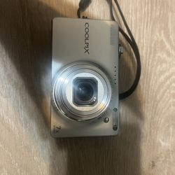 Nikon Coolpix S6000