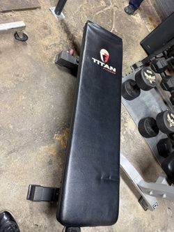 Titan flat bench