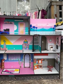 LOL Dollhouse