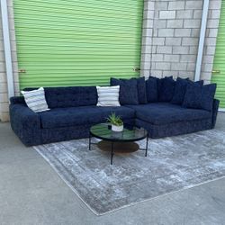 *Free Delivery* Macys Large Sectional Couch Sofa 