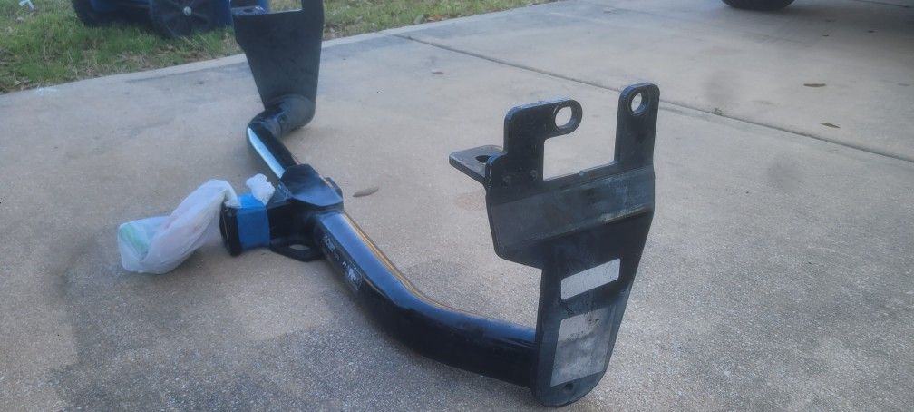 Tow hitch (Jeep Renegade)