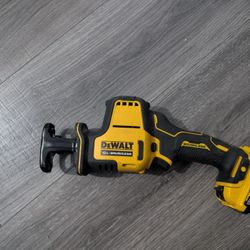 DeWalt Compact Mini SawZaw