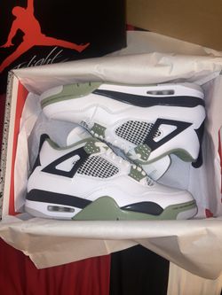 Wmns Air Jordan 4 Retro