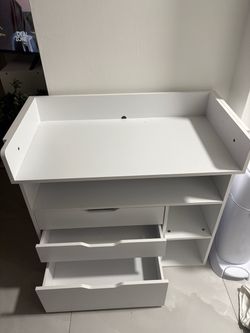 BABY CHANGING AREA NEED GONE IN THE NEW THREE HOURS