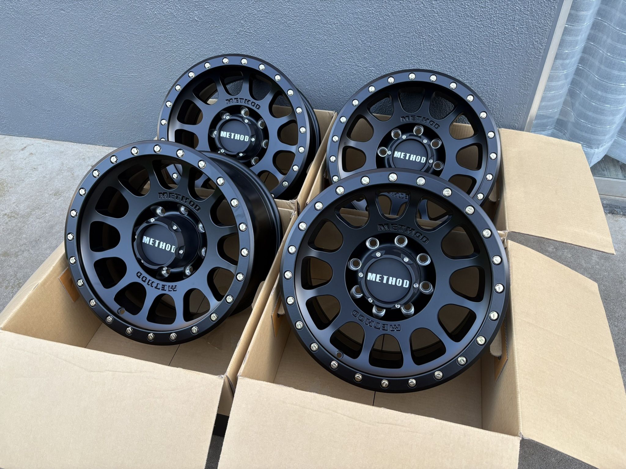 17” INCH METHOD MR305 NV MATTE BLACK FINISH RACE WHEELS/RIMS 8 LUG ...