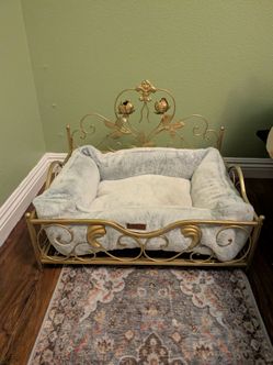 Gold Metal Floral Pet Bed with Cushion Dog Bed Cat Bed