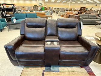 Junction City Brown Loveseat