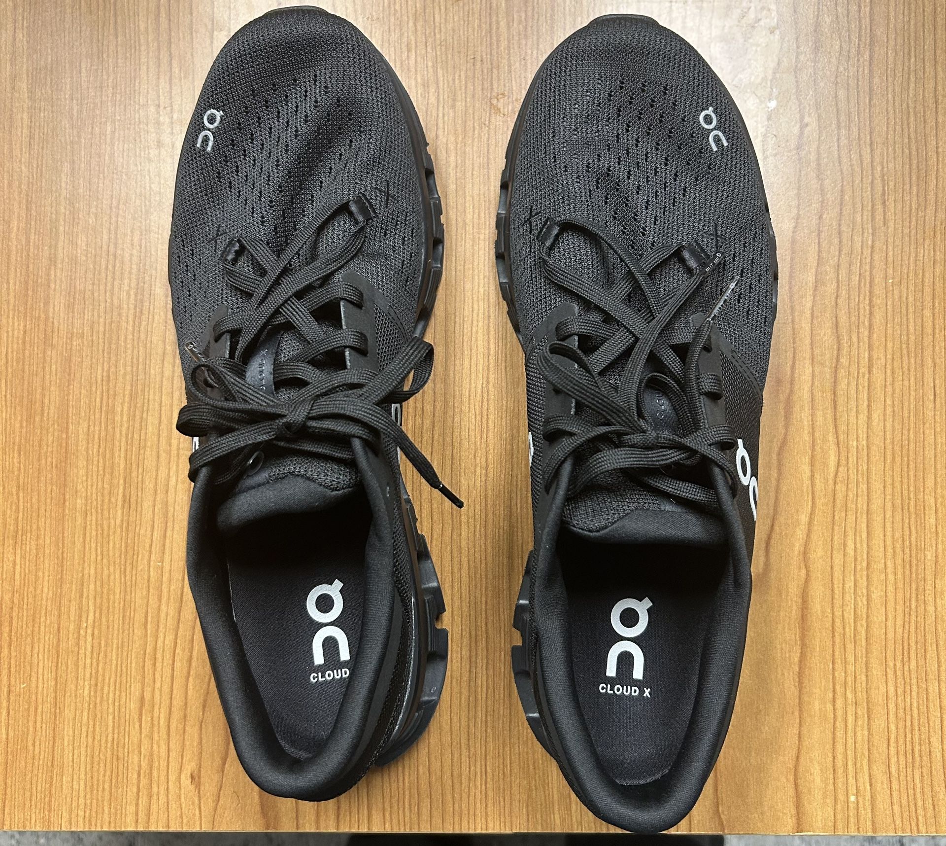 On Running Men Shoes
