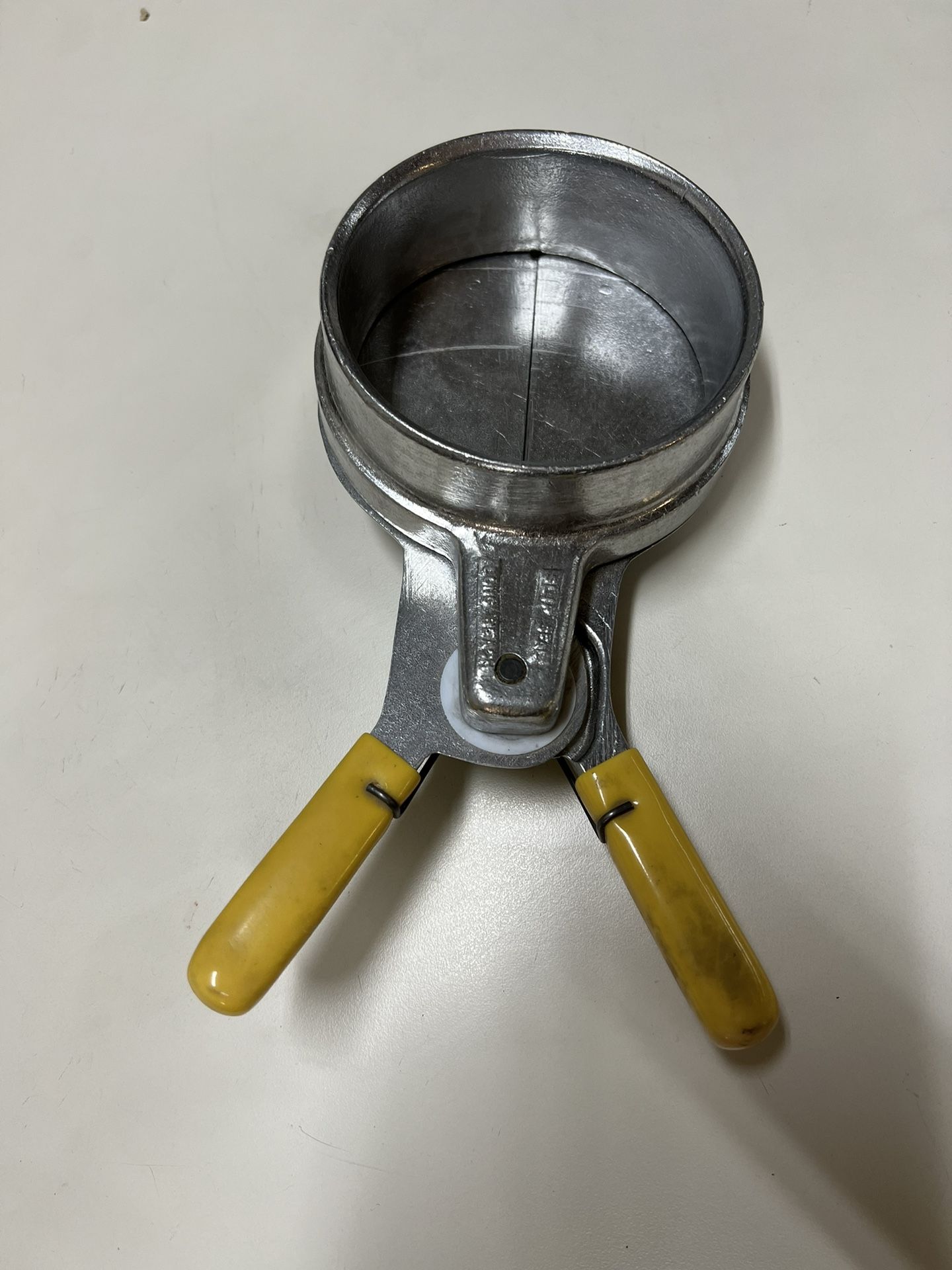 The Slip Seal Co. Long Beach CA Packing Peanut Dispenser Valve USED