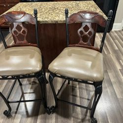 Kitchen table, chairs, Barstools 